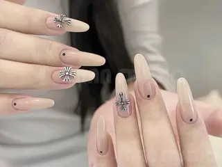 ネイル One plus StudioNailのネイルデザイン