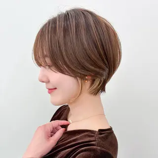 ショート ショート/レイヤー/ 縮毛矯正/ 渡邊莉玖のヘアスタイル
