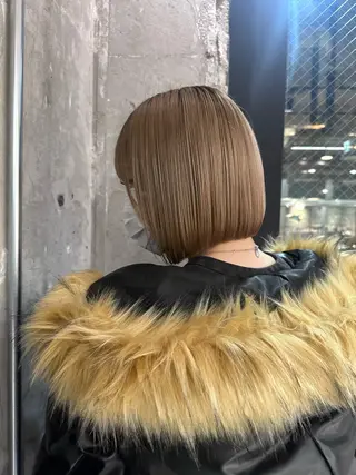 ショート KAEDE🌺Wカ ラー/ホワイトカラーのヘアスタイル