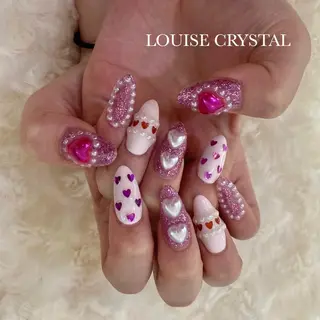 ネイル LOUISE CRYSTALのネイルデザイン