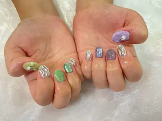 ネイル R'well所属・はばすみれ🎀ﾈｲﾙ 光ﾌｪｲｼｬﾙ ﾍｱのネイルデザイン