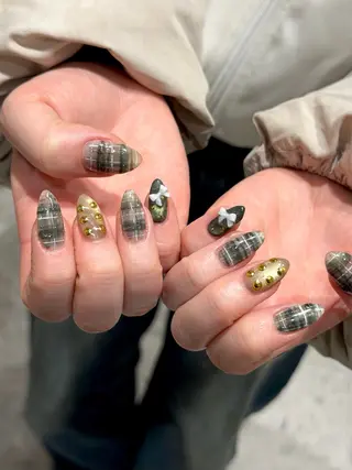 ネイル nailsalon moe.所属・yume 大人ガーリーネイルのネイルデザイン