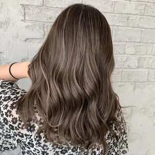 セミロング 🇺🇸ハイライト特 化美容師🇺🇸漆沢のヘアスタイル