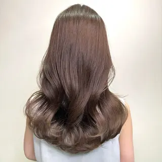 ロング 韓国風/小顔レイヤー /艶カラーのヘアスタイル