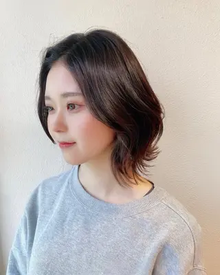 ミディアム 割れない顔まわり 小顔カット難波のヘアスタイル