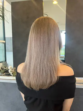 ロング カラー LUXIEL所属・LUXIEL みづきのヘアスタイル