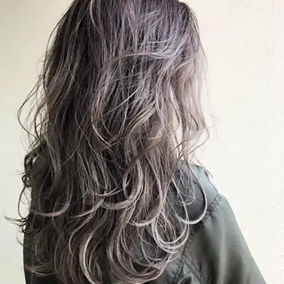 ミディアム カラー ケア剤オタク×海外 ヘア長谷川裕起のヘアスタイル