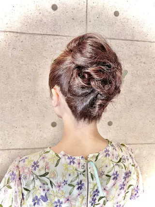 ヘアアレンジ 韓国風/小顔レイヤー /艶カラーのヘアスタイル