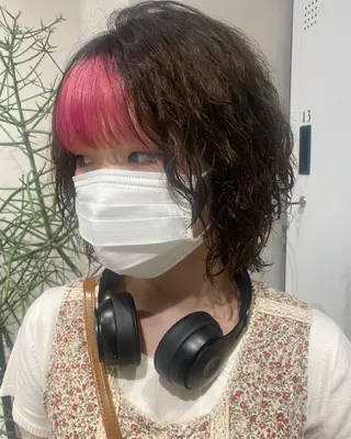 ミディアム パーマ デザインカラー/パー マ🦖外岡咲希🦖のヘアスタイル