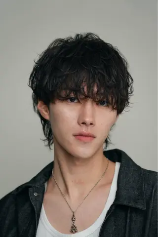 パーマ メンズ fifth 安次富　泰雅のヘアスタイル