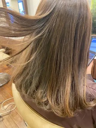 カラー 美髪/髪質改善 レイヤー/透けカラーのヘアスタイル