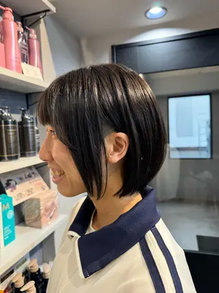ショート NAVY/airi 完全完結型個室サロンのヘアスタイル