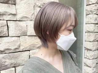 ショート カラー EMANON天神所属・Hitomi Ezakiのヘアスタイル