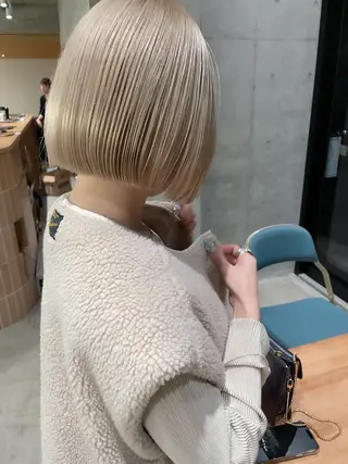 ショート カラー ヘアアレンジ ミニボブ/ブリーチ 🌈MISATOのヘアスタイル