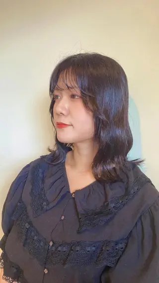 ミディアム カラー 小島 千夏のヘアスタイル