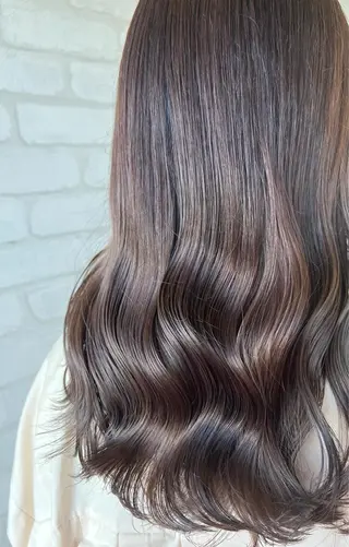 ロング カラー 石崎 真維のヘアスタイル