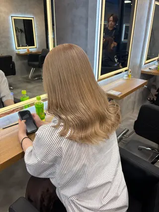 ロング カラー パーマ ヘアアレンジ 透明感ブリーチカラー 🌈TOMOHIROのヘアスタイル