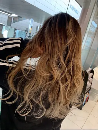 ロング カラー N° jillva ♦️川端裕司♦️のヘアスタイル