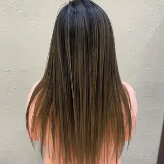 ロング in'dexhair U所属・ブリーチ🌈ハイトー ンカラー ✨アニカ✨のヘアスタイル