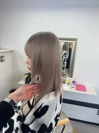 ミディアム カラー 坂井 水菜美のヘアスタイル