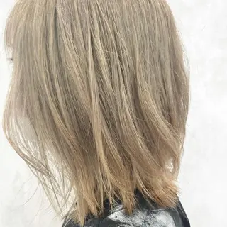 ミディアム 仲間 菜々世のヘアスタイル