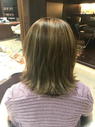 ミディアム 井上 佳奈のヘアスタイル