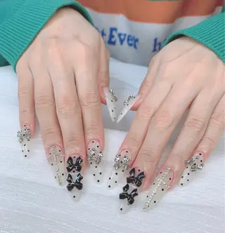 ネイル T•Lee Nailsalon所属・T.Lee Nail Lilyのネイルデザイン