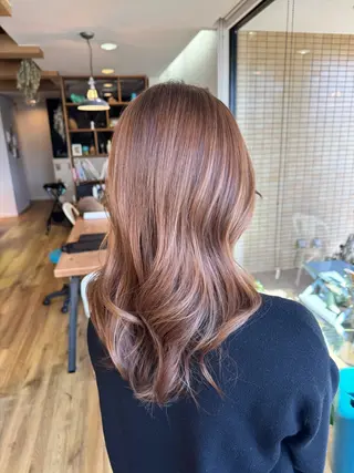 ロング カラー ツキダテ ユイのヘアスタイル