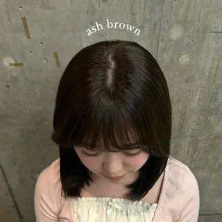 カラー アダチ ヒヨリのヘアスタイル