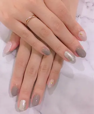 ネイル ネイル＆フラワーサロン〜Ri✦hiro〜鳥栖店所属・HIRATA RIEのネイルデザイン