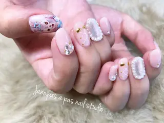 ネイル Yakko pas á pasのネイルデザイン