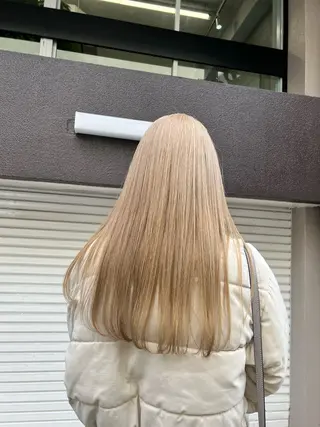 ミディアム INORI /フェイスレイヤーのヘアスタイル