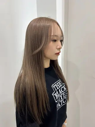 ロング カラー YUKA🤍ベージュ /ミルクティーのヘアスタイル