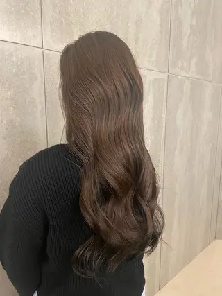 ロング カラー ウォーレントリコミ  ニューヨーク所属・西梅田直結🌹 若林梨音のヘアスタイル