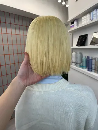 ミディアム カラー ブリーチ/グレージュ 🎀momo🎀のヘアスタイル