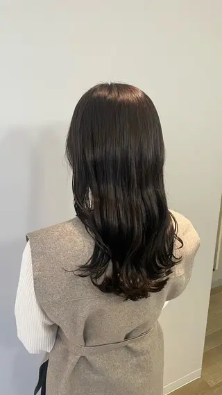 セミロング カラー ayano / 透明感・くすみカラーのヘアスタイル