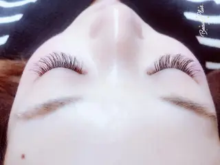 マツエク・マツパ 佐藤 花帆のヘアスタイル