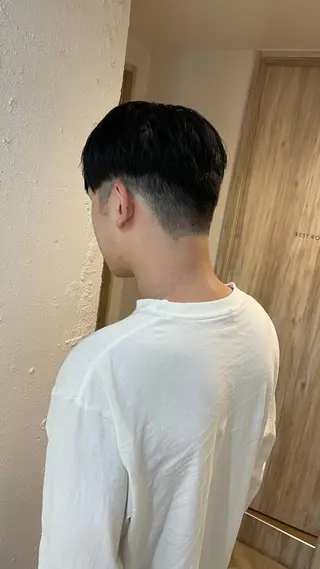 メンズ 艶カラー/ ストレート/くるみのヘアスタイル