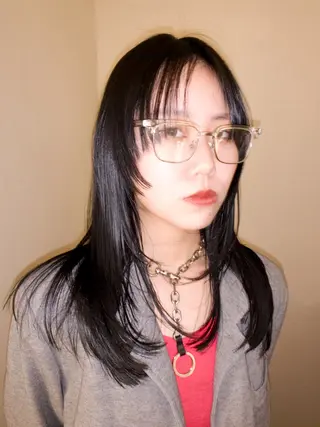 セミロング カラー yiye青山店所属・yiye shioriのヘアスタイル