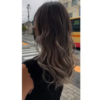 ロング ハイトーン/ ダブルカラー/透明感のヘアスタイル