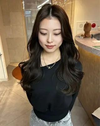 ロング えり 堀江/ボブ /艶髪/レイヤーのヘアスタイル