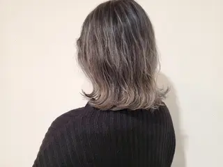 セミロング カラー パ ルのヘアスタイル