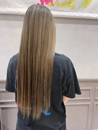 カラー G.O.A.T hair所属・Karen ✂︎GOAThairのヘアスタイル