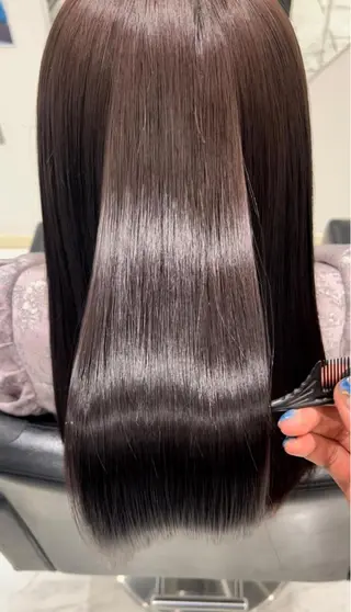 ロング 艶髪レイヤー顔周り グレージュ添田晃基のヘアスタイル