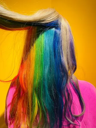 ロング カラー Drei.B.（ドライヴ）所属・ヨシダ アズサのヘアスタイル