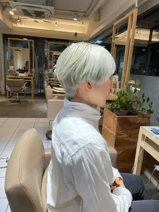 ショート カラー hair OPUS ヘアーオーパス所属・レイヤーカット 特化型シオンのヘアスタイル