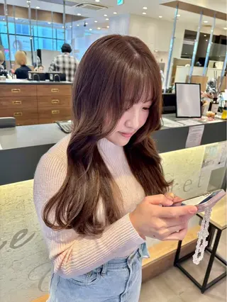 セミロング わだ まゆのヘアスタイル