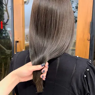 ロング カラー 吉田 葉音のヘアスタイル