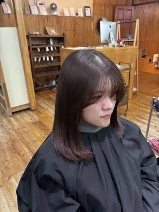 ミディアム IO所属・楢本 莉子のヘアスタイル