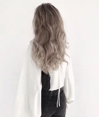 セミロング カラー ケア剤オタク×海外 ヘア長谷川裕起のヘアスタイル